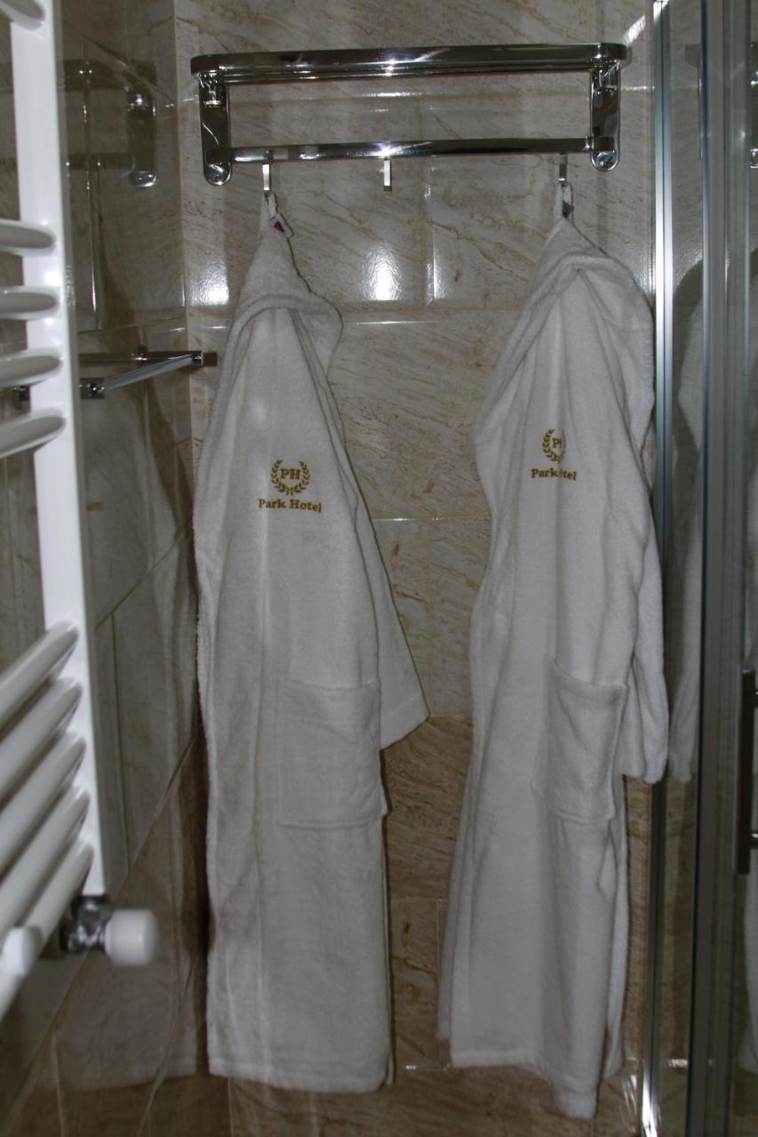 Park Hotel Kutaisi Luaran gambar