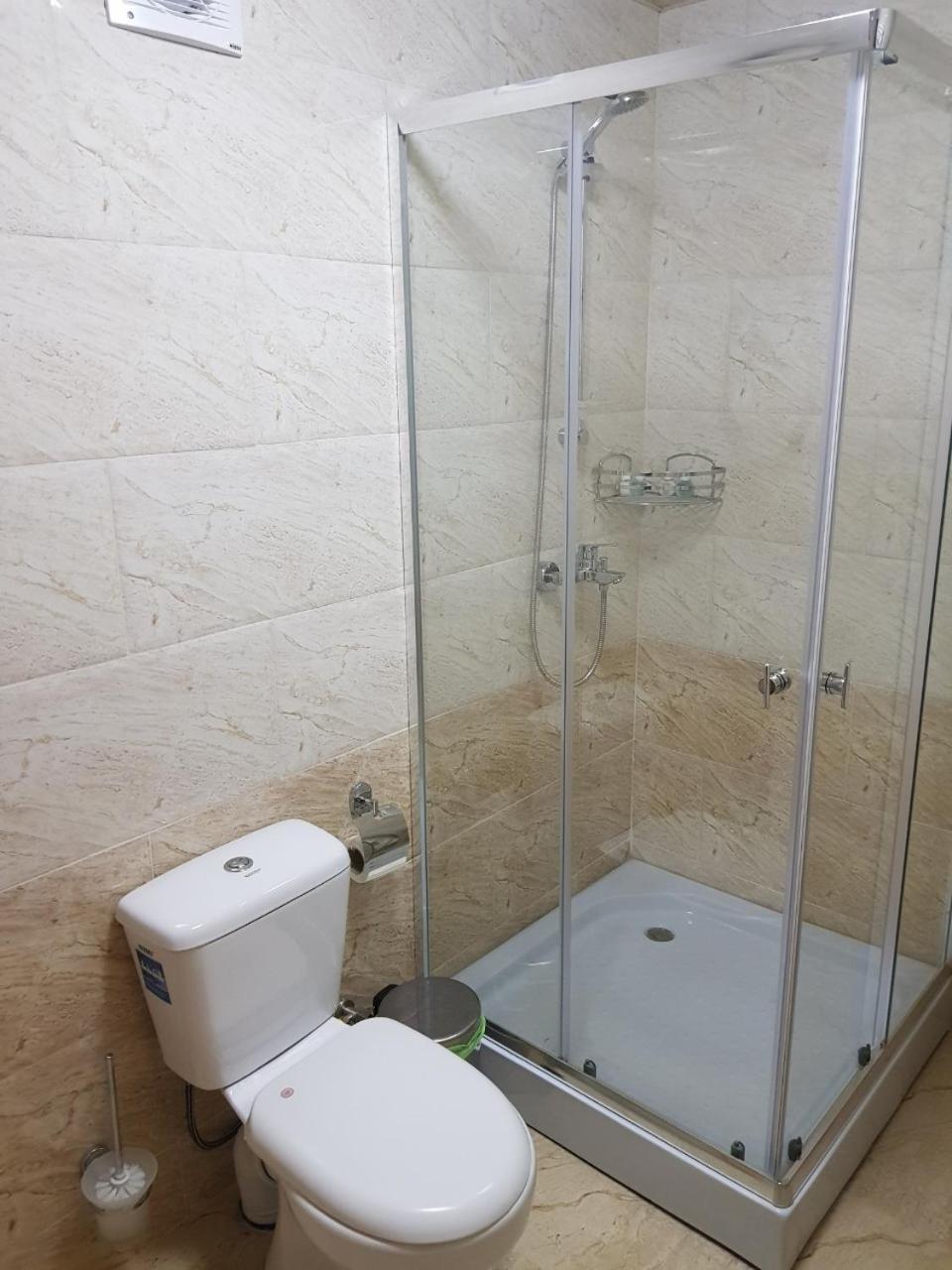 Park Hotel Kutaisi Luaran gambar