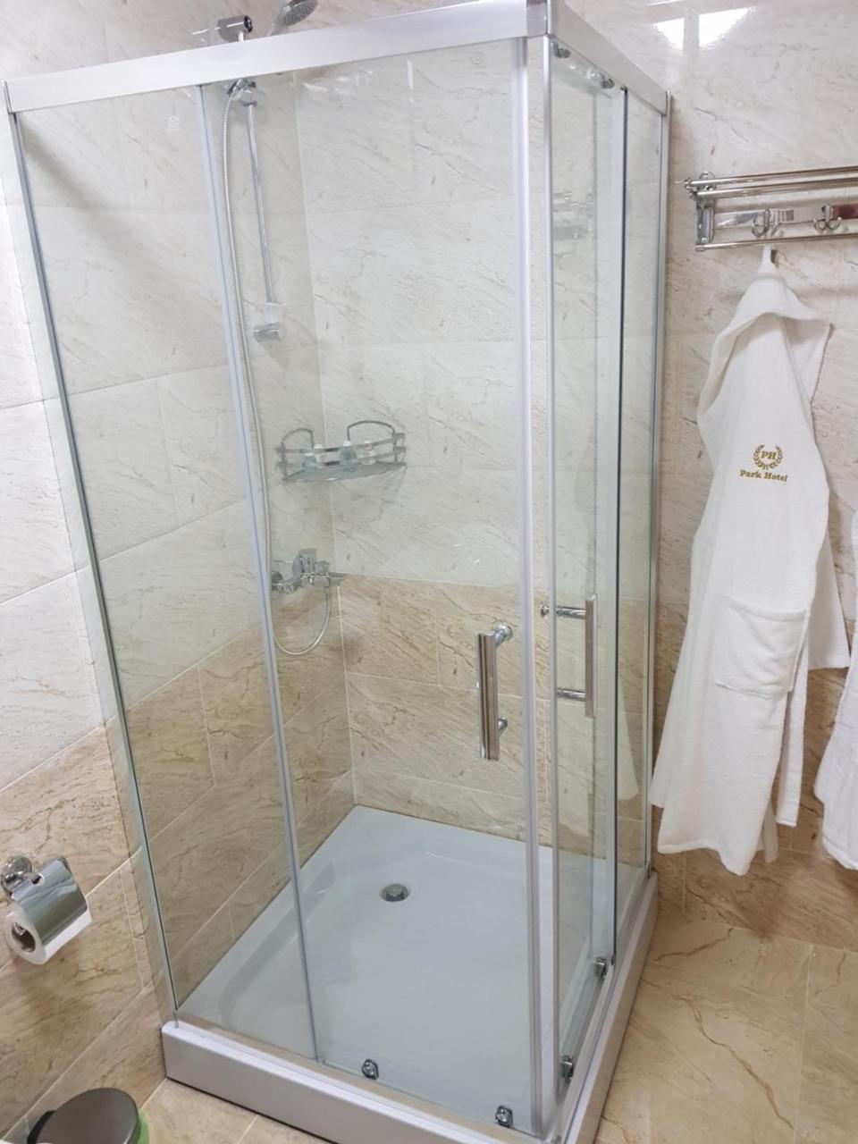Park Hotel Kutaisi Luaran gambar