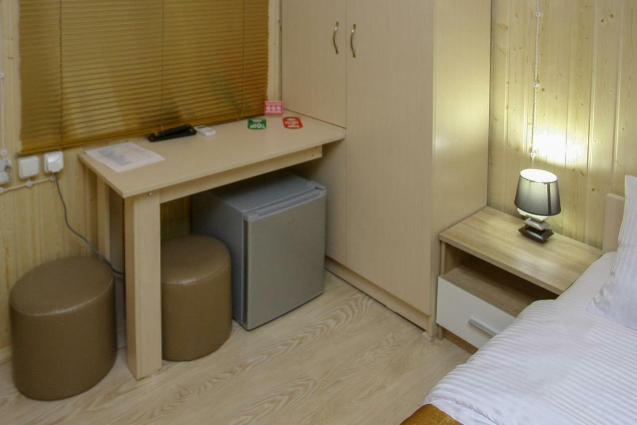 Park Hotel Kutaisi Luaran gambar