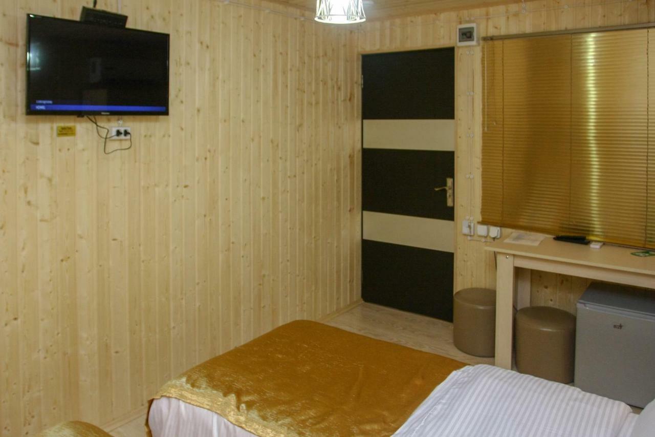 Park Hotel Kutaisi Luaran gambar